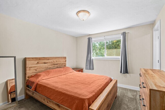 Building Photo - 1490 Carobelle Ct