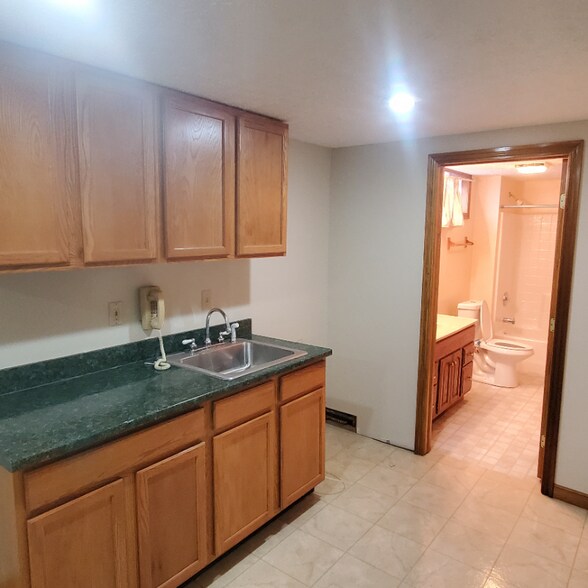 Building Photo - 315 High Meadows Village Dr