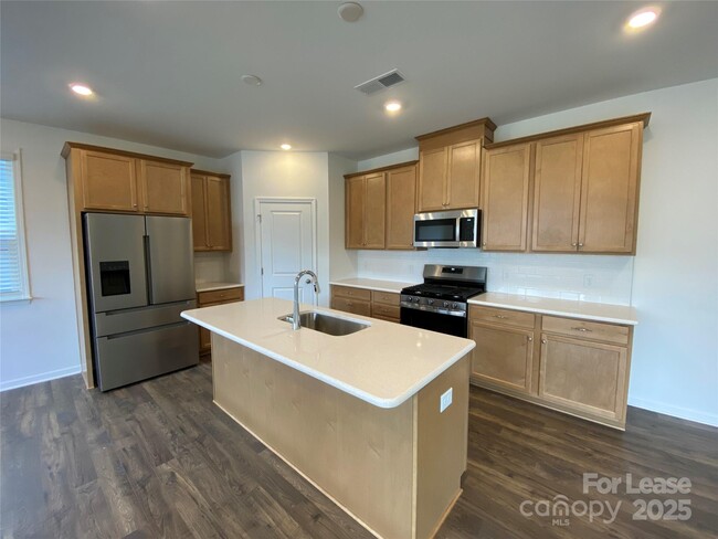 Building Photo - 14048 Lake Home Ln