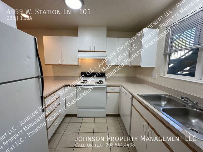 Building Photo - 4959 W Station Ln