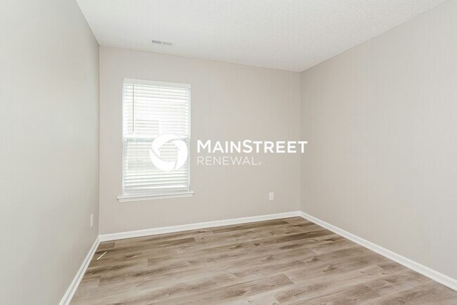 Building Photo - 4 Bedroom Pet-Friendly Home in CHARLOTTE, NC with Main Street Renewal