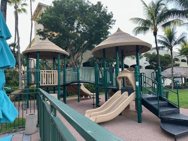 Building Photo - 19501 W Country Club Dr