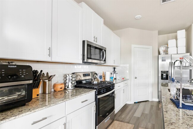 Building Photo - 18903 Austin Ridge Dr