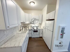 Building Photo - 910 N 41st St