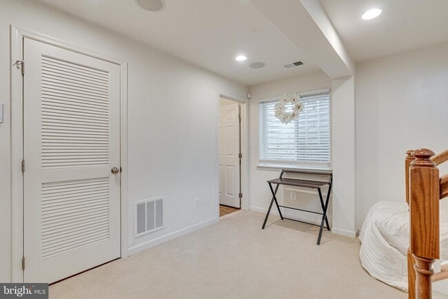 Building Photo - 2390 Abington Dr