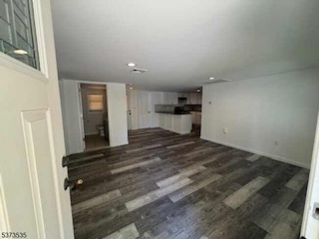 Building Photo - 17 Eastbrook Ln