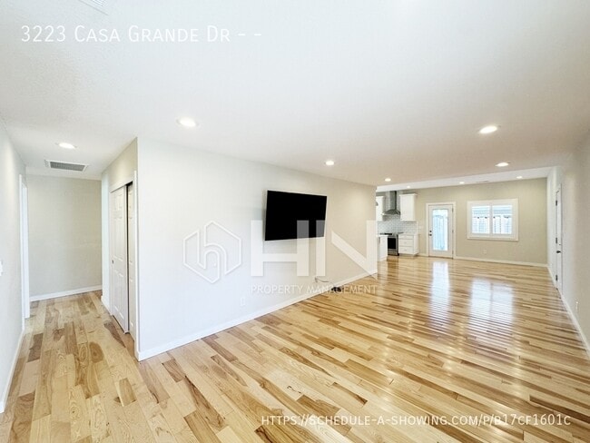 Building Photo - 3223 Casa Grande Dr