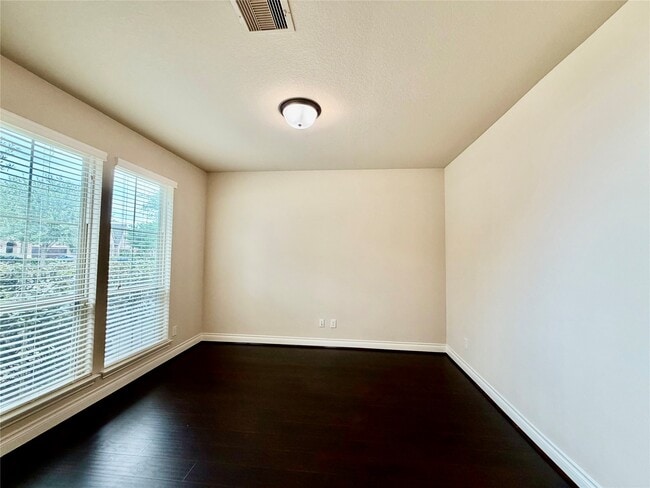 Building Photo - 11006 Glenrothers Dr