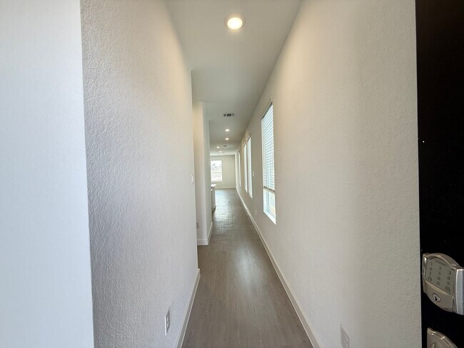 Building Photo - Brand New Lennar Home | 4 Bed | 3.5 Bath |...