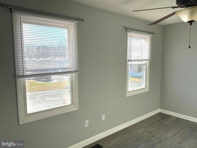 Building Photo - 5241 Daffodil Dr