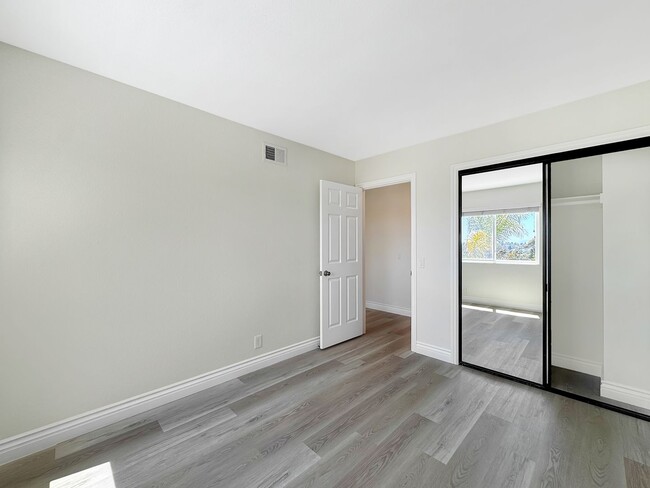 Building Photo - Great 4B/2.5BA House in Scripps Ranch!