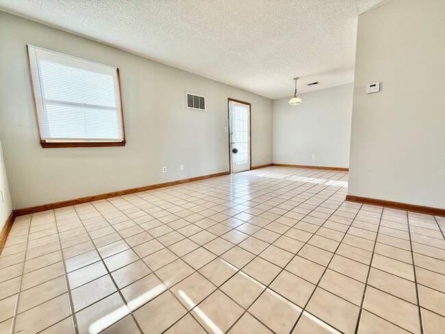 Building Photo - 1290 Milligan Hwy