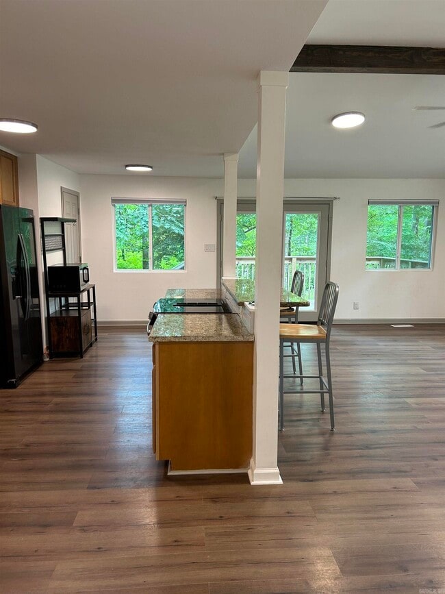Building Photo - 428 Plum Hollow Blvd