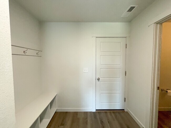 Building Photo - 16891 N Lowerfield Loop