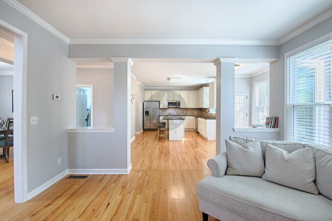 Building Photo - 3786 Upland Dr