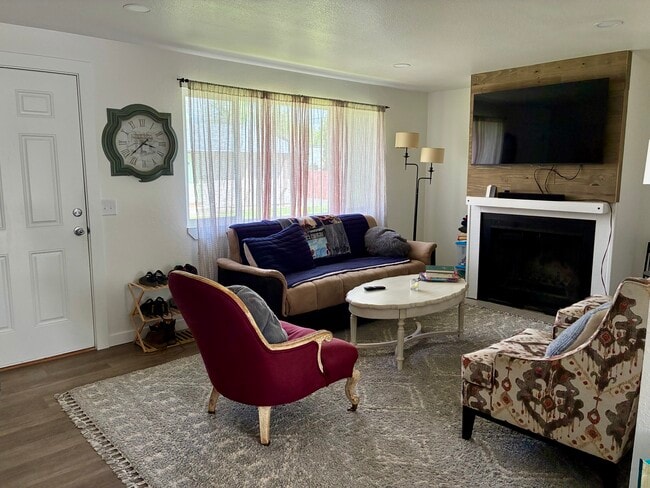 Building Photo - Owyhee St