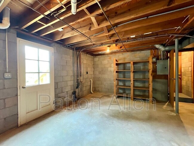 Building Photo - 114 Arco Rd