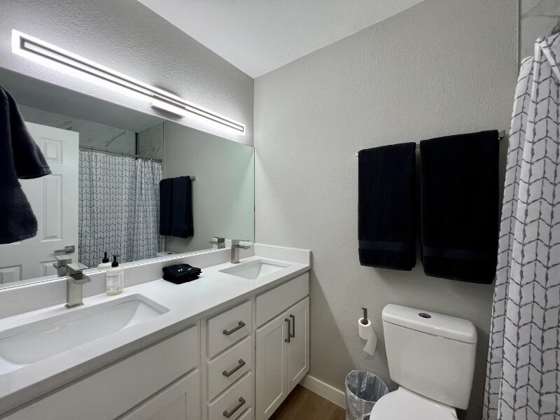 Building Photo - 406 NW D St