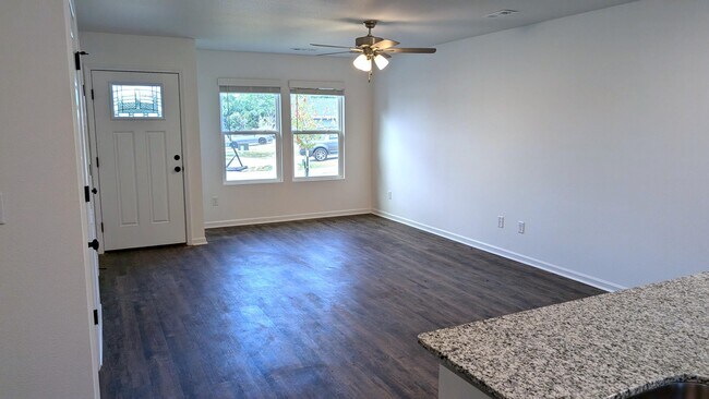 Building Photo - 1109 Downy Dr