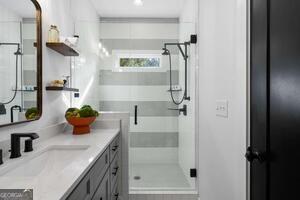 Building Photo - 2328 Mason Dr