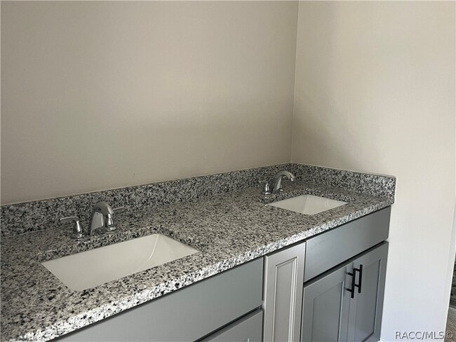 Building Photo - 748 N Heathrow Dr