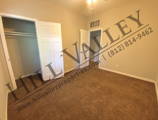 Building Photo - Two Bedroom Home, Close to Campus/Downtown