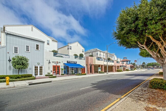 Building Photo - 1800 S Pacific Coast Hwy