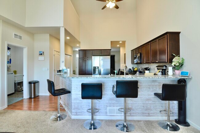 Building Photo - 4481 Bridgeview Ln