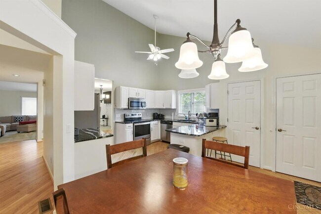 Building Photo - 5 Waterview Ct