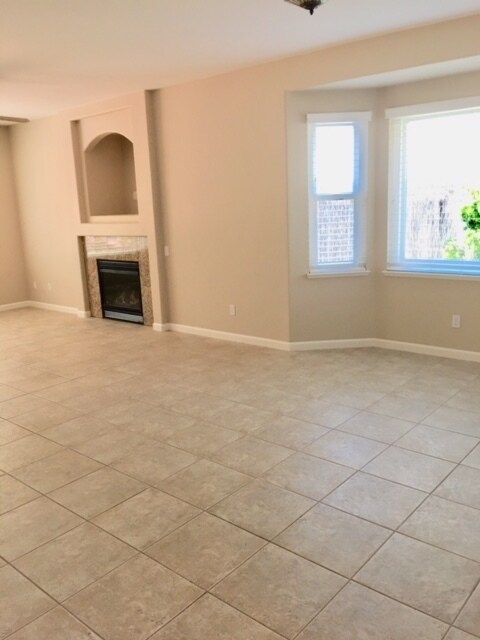 Building Photo - 2912 Gables Ct