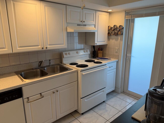 Building Photo - 4502 N Federal Hwy