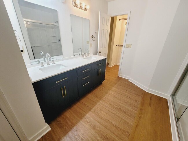 Building Photo - 1555 San Luis Rd