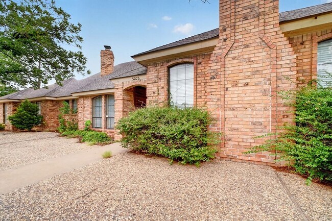Building Photo - 3202 Tealwood Pl