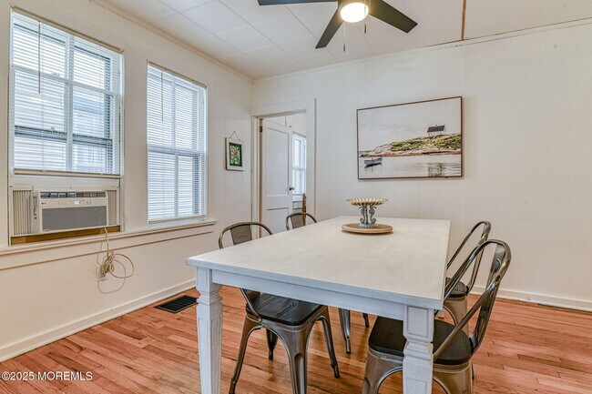 Building Photo - 13 Pilgrim Pathway