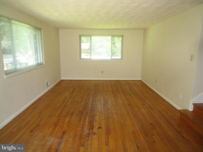Building Photo - 5606 Devon Ct
