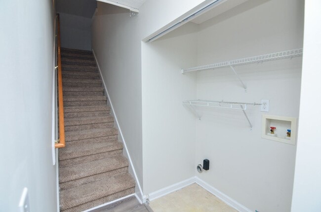 Building Photo - 3637 Crossbrooke Dr
