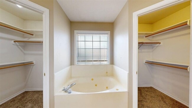 Building Photo - 235 Stuttgart Cir