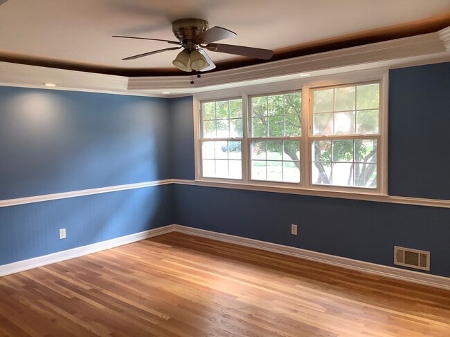 Building Photo - SPACIOUS SINGLE FAMILY HOME FOR RENT
