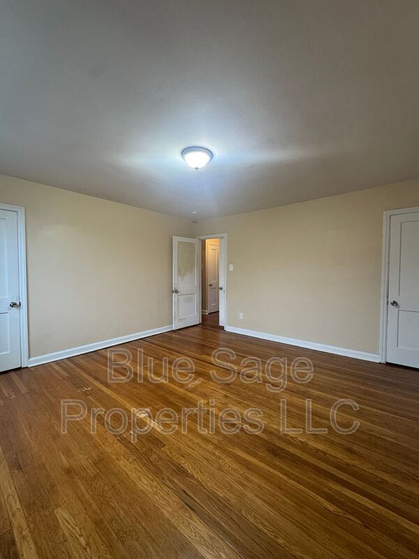 Building Photo - 6829 Clover Ln