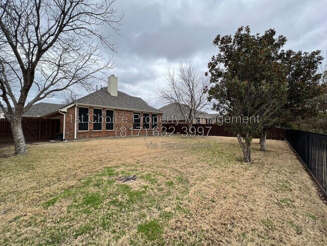 Building Photo - 5312 Scenic Point Dr