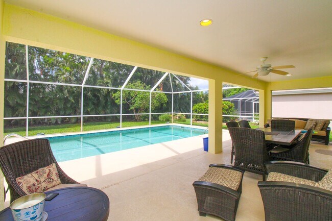 Building Photo - ** 4 BED-3 BATH PRIVATE SINGLE FAMILY POOL...