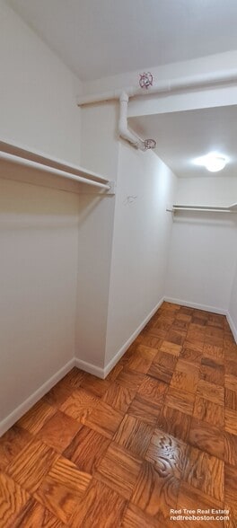 Building Photo - 101 Monmouth St