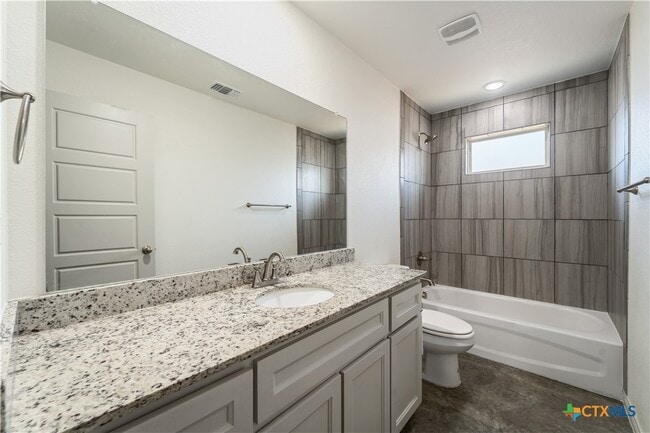 Building Photo - 742 Freedom Cir