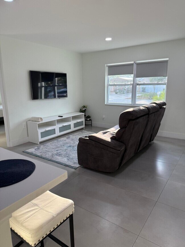 Building Photo - 2314 Pinecrest Ct