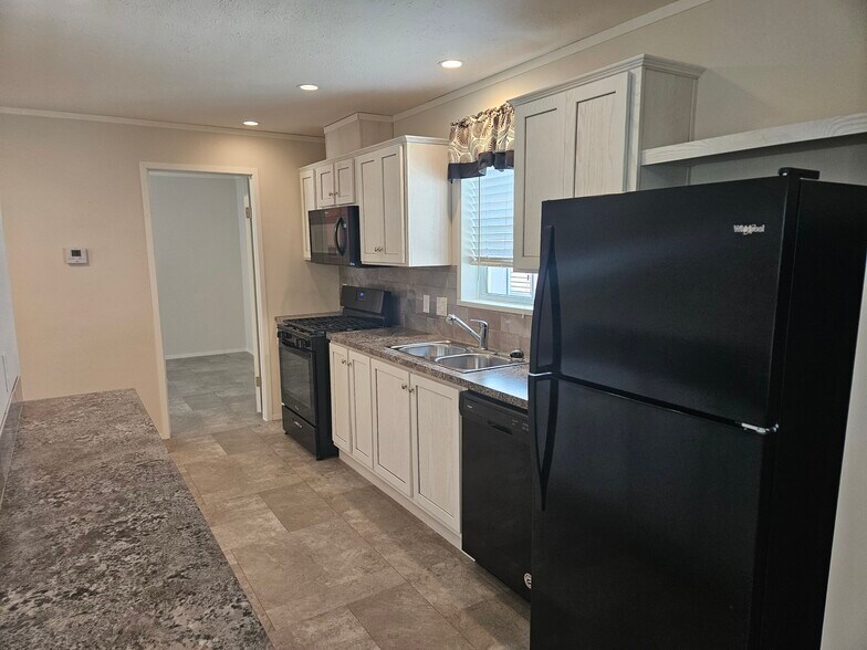 Building Photo - 11789 Cascade Cir