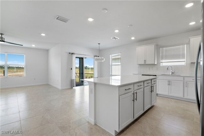 Building Photo - 42425 Cascade Dr