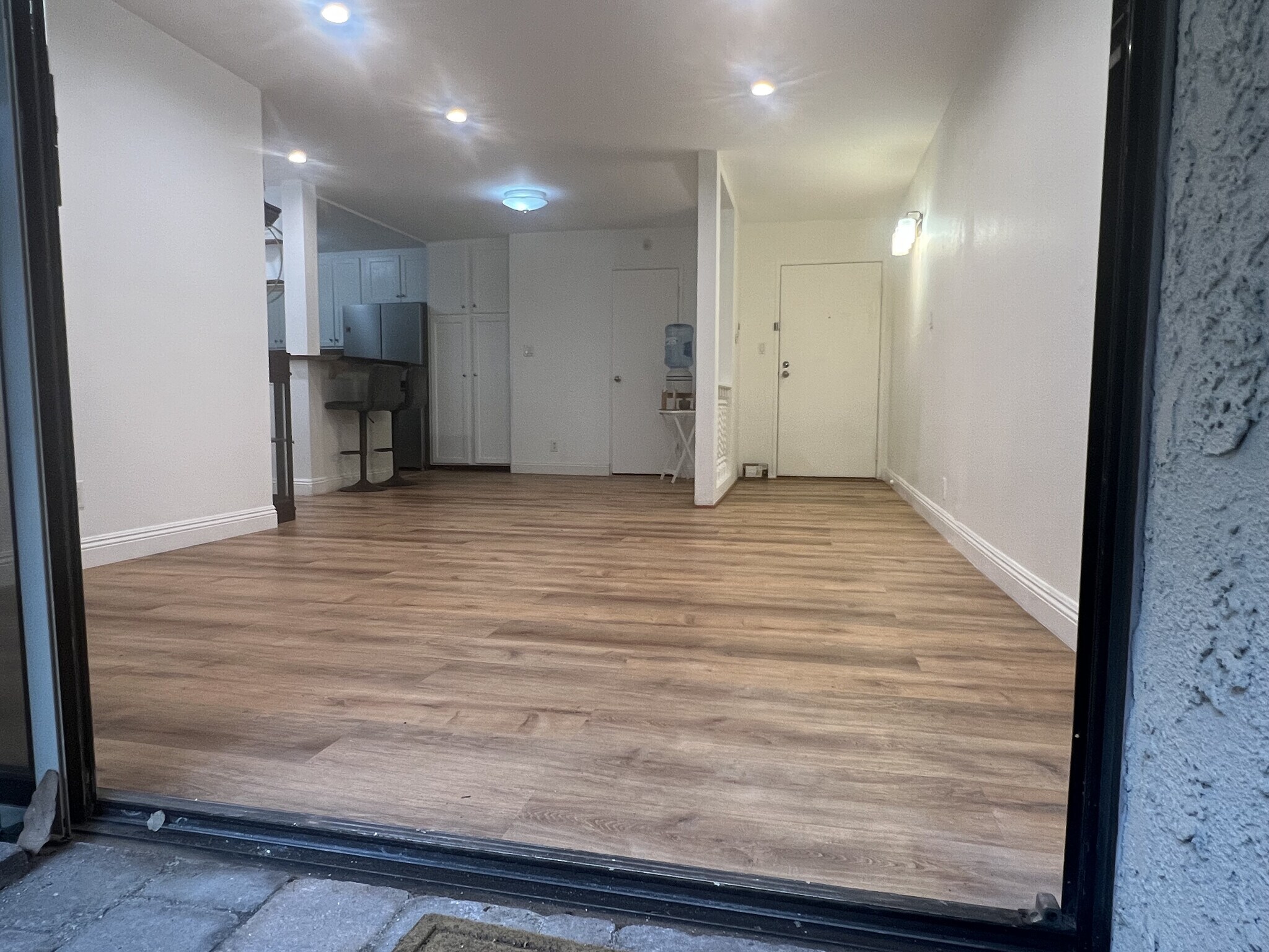 Building Photo - 439 S Catalina Ave