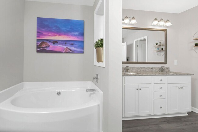 Building Photo - Spacious 5-Bedroom, 3-Bath Home with Modern Features in Elgin!