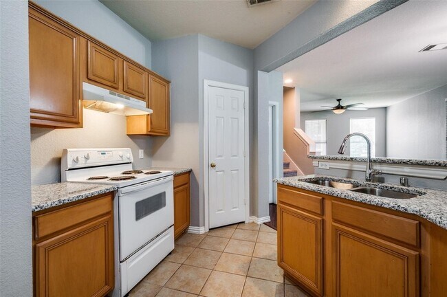 Building Photo - 9801 Cedarcrest Dr