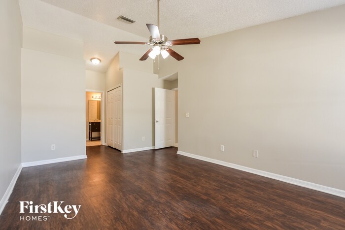 Building Photo - 7543 Groveoak Dr